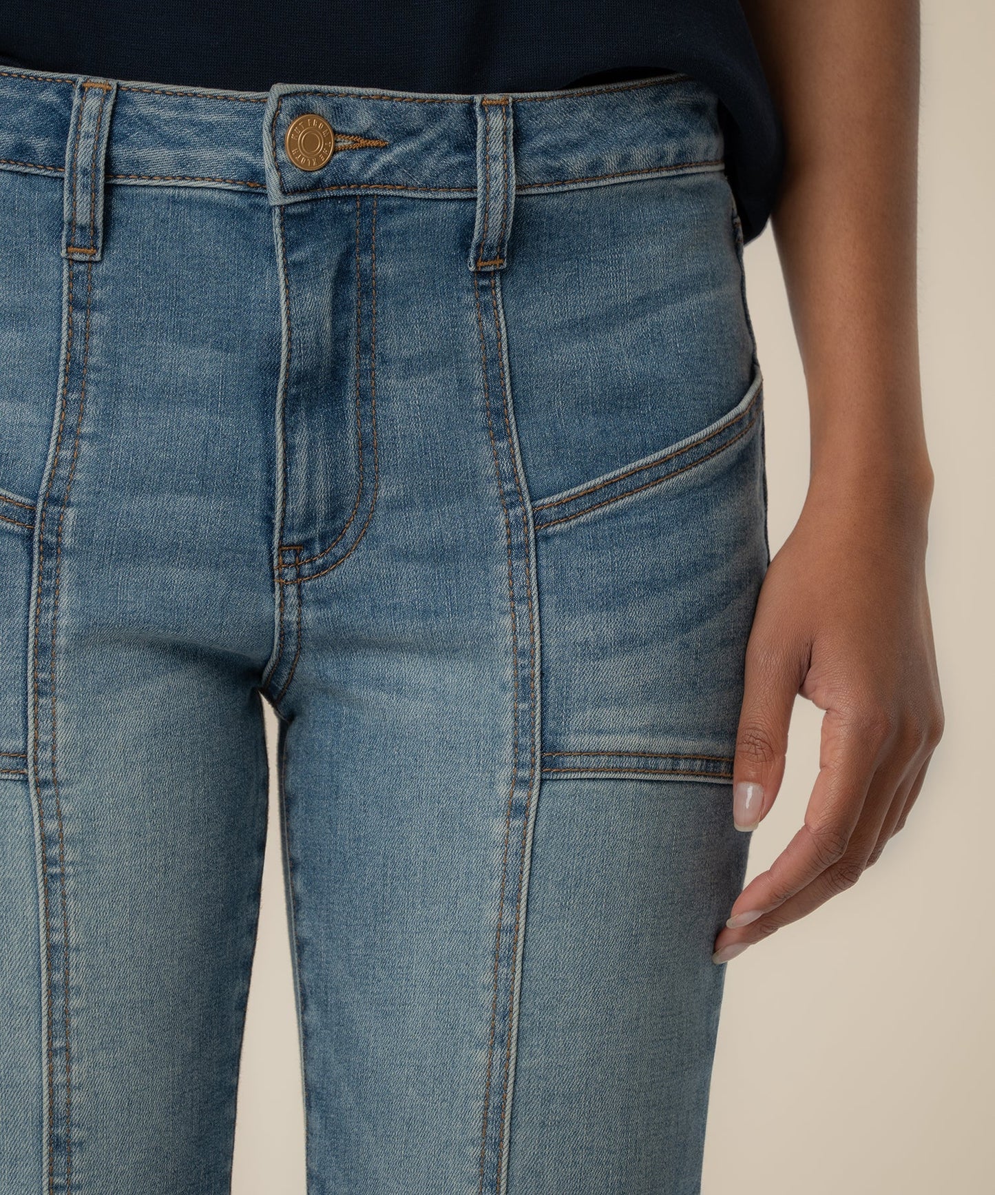 Kelsey High Rise Ankle Flare, Petite in Articulated Wash