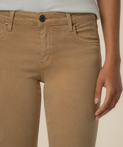 Amy Mid Rise Crop Straight, Petite in Chai