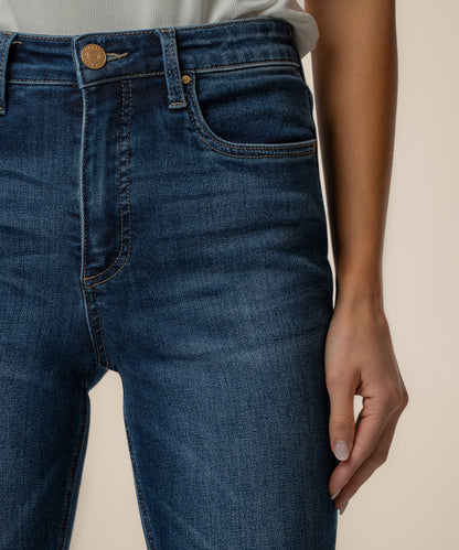 Rachael High Rise Mom Jean, Petite in Explore Wash