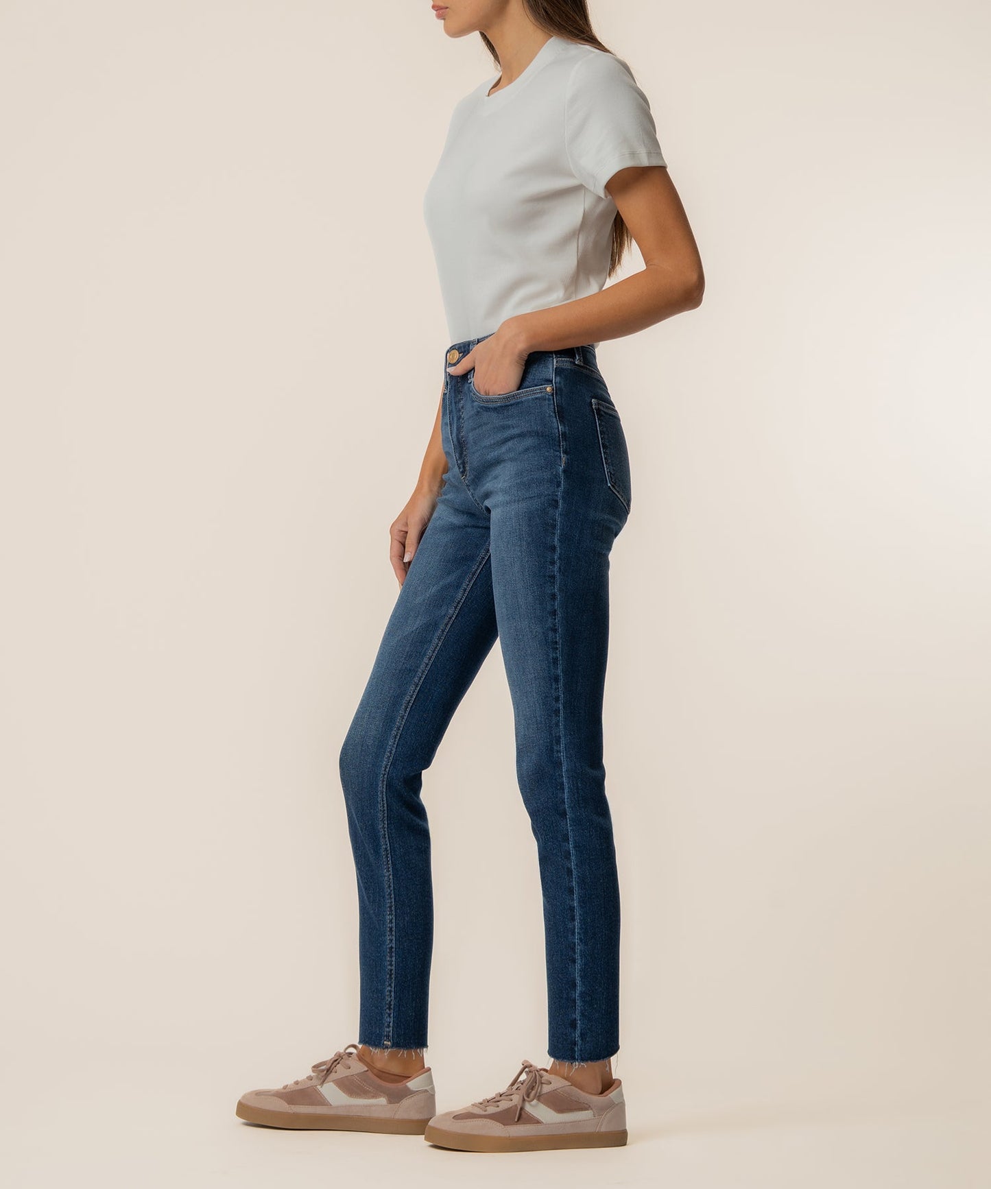 Rachael High Rise Mom Jean, Petite in Explore Wash