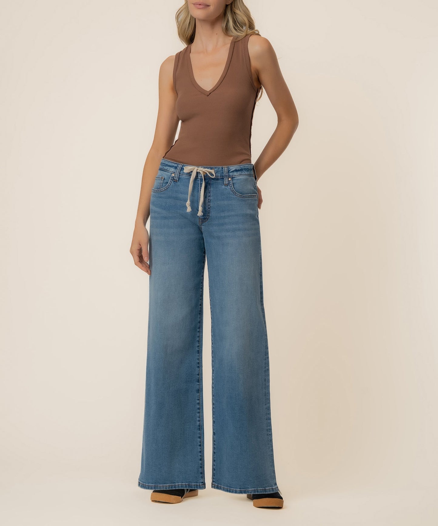 Maya High Rise Wide Leg, Petite in Protect Wash