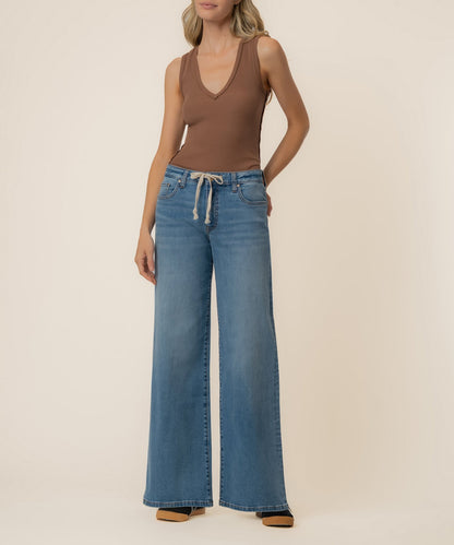 Maya High Rise Wide Leg, Petite in Protect Wash
