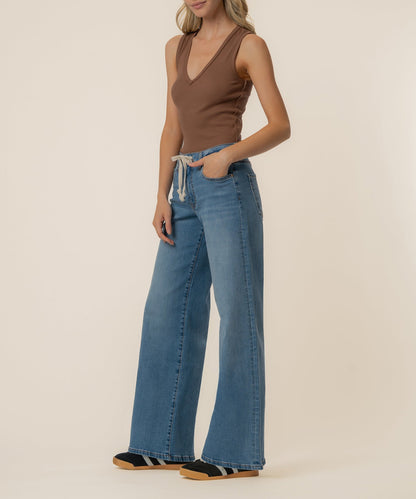 Maya High Rise Wide Leg, Petite in Protect Wash